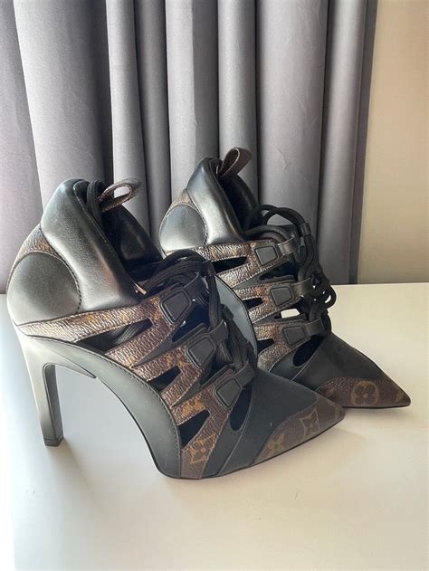 streamline pump louis vuitton